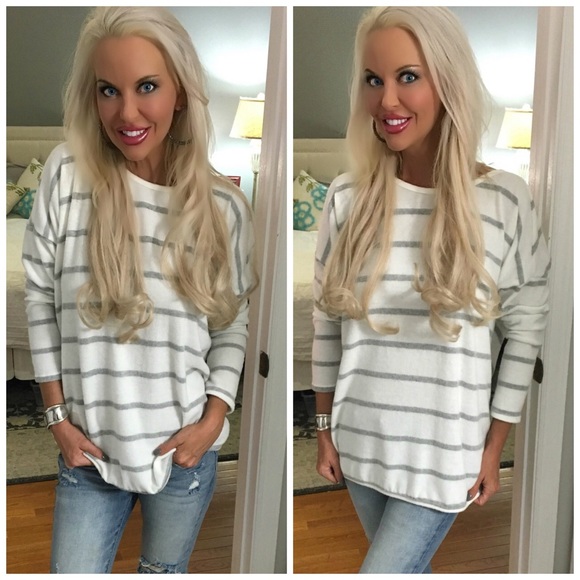 🛍 LAST 1! 💕Twisted Open Back Striped Top! - Picture 3 of 5